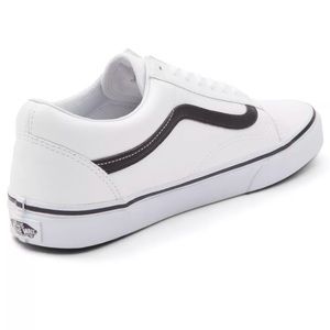 Fits like a 6 1/2 runs small